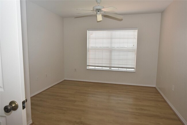 Foto del edificio - 9320 Lake Chase Island Way