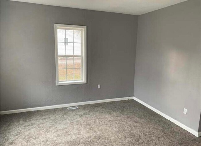 Foto del edificio - 106 E Madison St