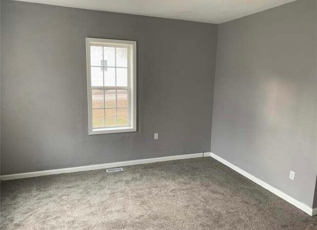 Photo - 106 E Madison St House