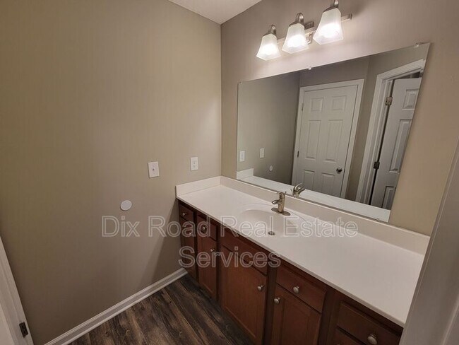 Building Photo - 2520 Foxcove Ct
