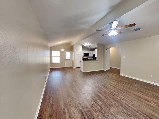 Foto del edificio - 28926 Village Creek Loop