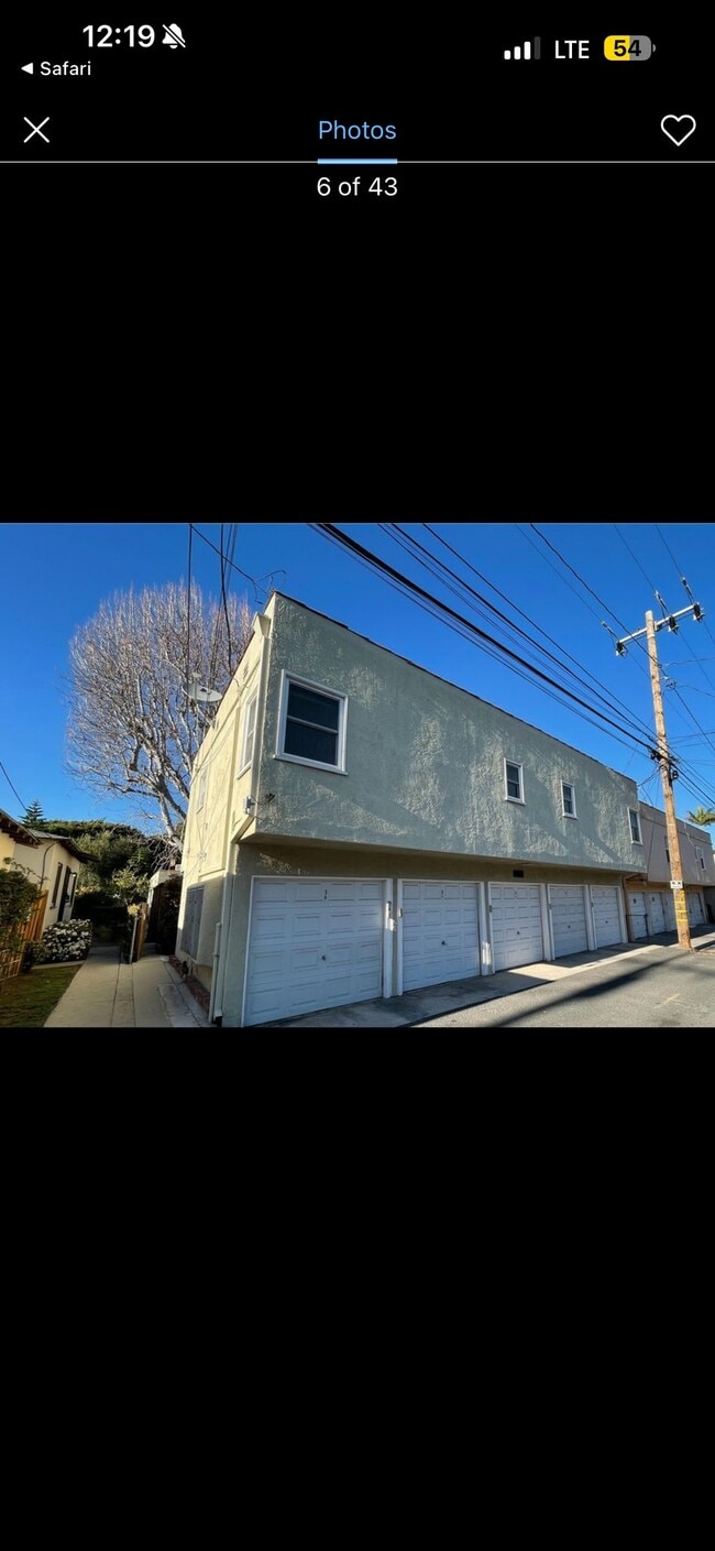 Building Photo - 2450 Oak St
