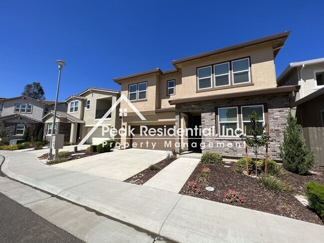 Foto del edificio - Beautiful Folsom 4bd/3ba Home with 2 Car G...