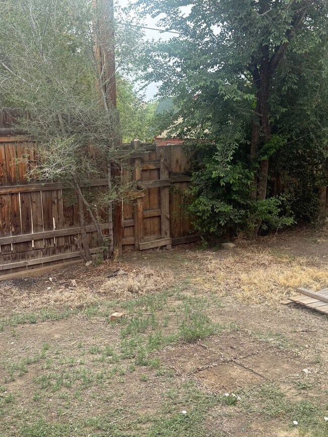 Foto del edificio - 607-611 COLORADO AVE