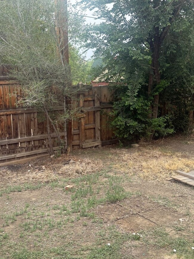Building Photo - 607-611 COLORADO AVE
