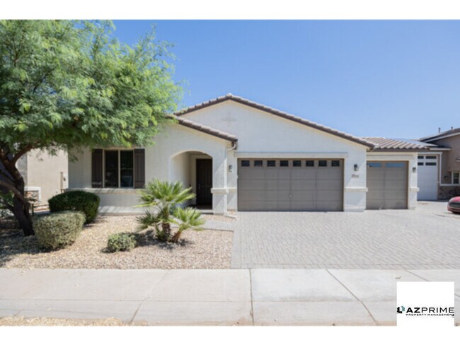 Building Photo - Discover your ideal home in this beautifully maintained 4/2 Phoenix residence!
