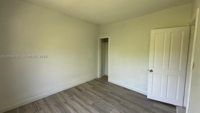 Foto del edificio - 836 NW 29th St
