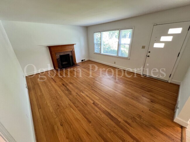 Building Photo - 1058 Irving St