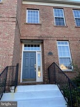 Building Photo - 7522 Lindberg Dr