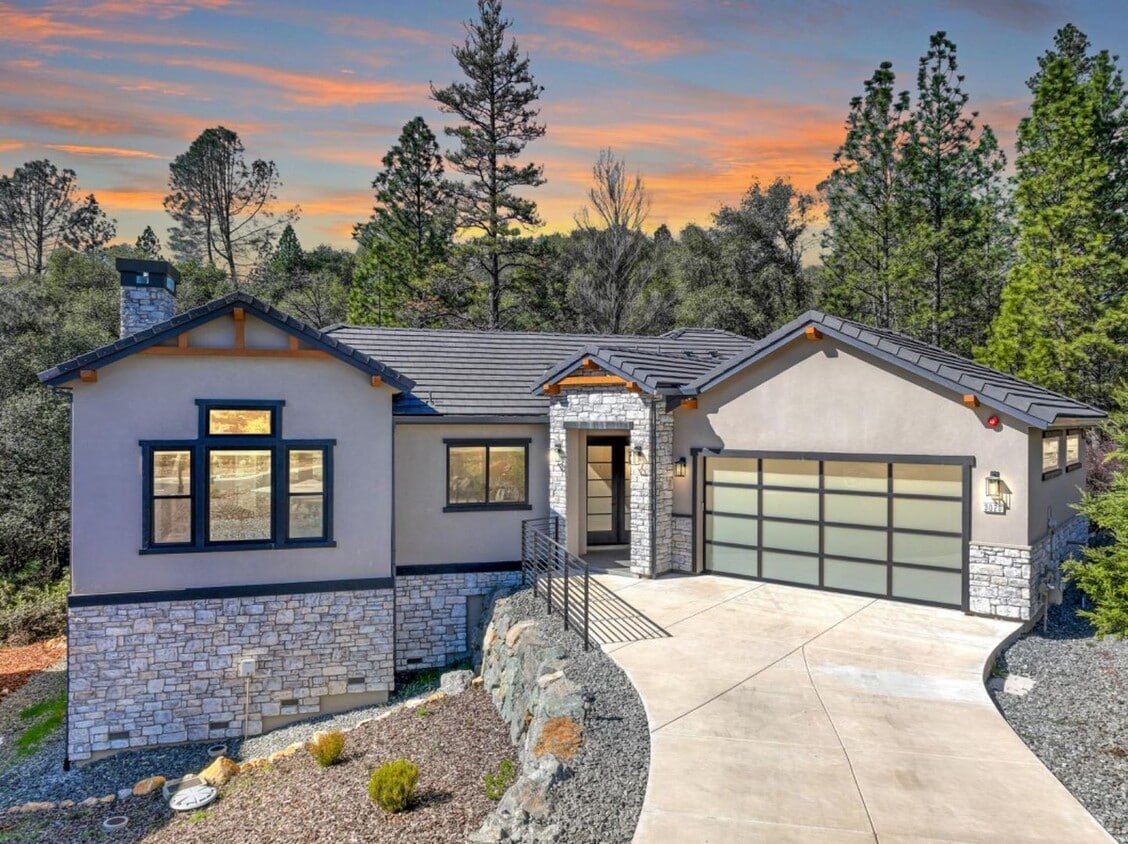 Primary Photo - Modern Luxury Meets Country Club Living