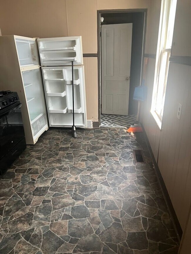 Foto del edificio - First Floor One Bedroom Apartment