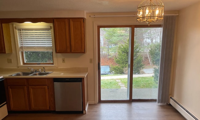 Building Photo - 838 State St