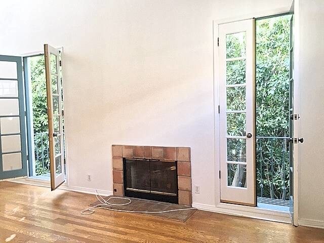 Primary Photo - 1123 N Flores St