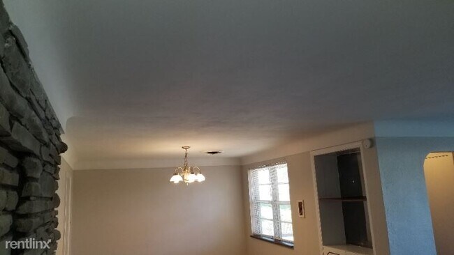Foto del edificio - 3 br, 1 bath House - 8838 May Ave