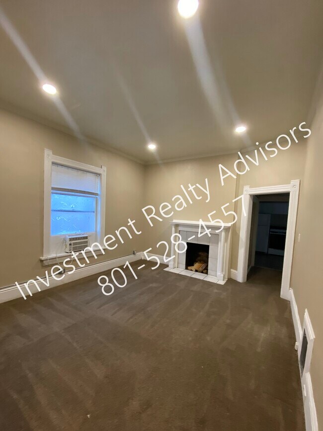 Building Photo - 659 E 200 S
