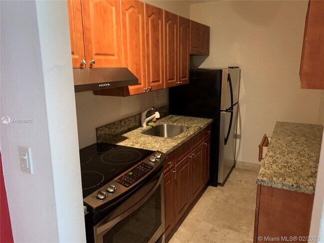 Foto del edificio - 3881 W Flagler St