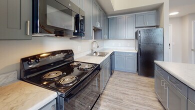 Interior Photo - 20 Lambourne