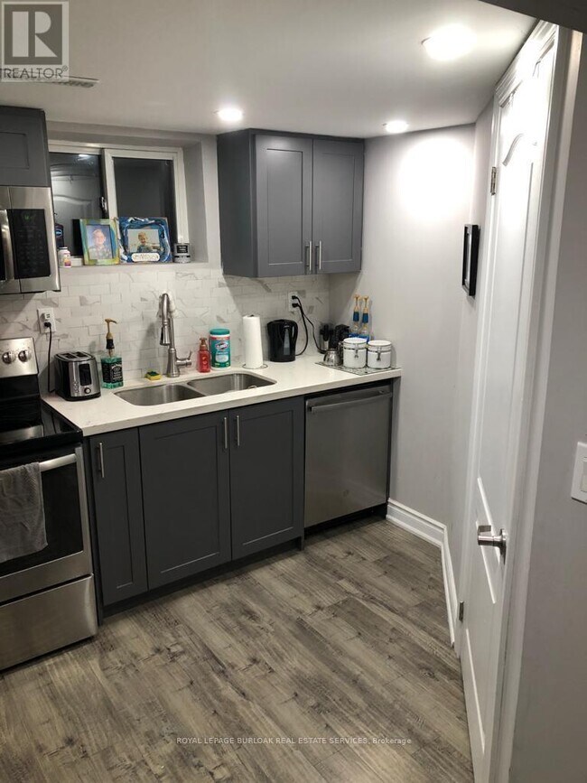 Photo du bâtiment - 15 Michael Ave