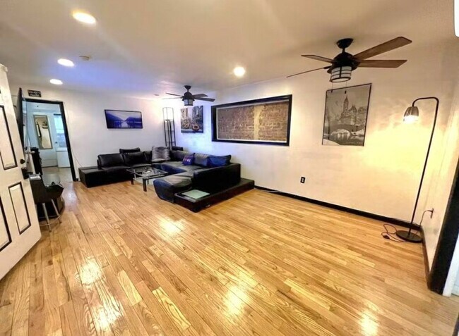 Building Photo - Spacious 2BR in Brooklyn (Bed Stuy)