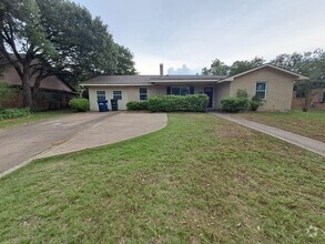 Building Photo - 1306 Leacrest Dr