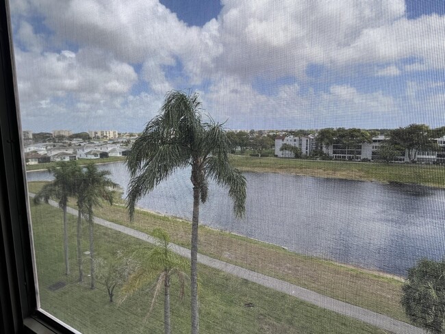 Building Photo - 7360 S Oriole Blvd