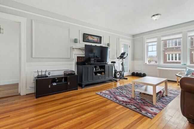 Building Photo - 520 High St