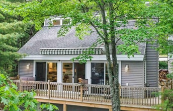 Building Photo - 542 Island View Dr