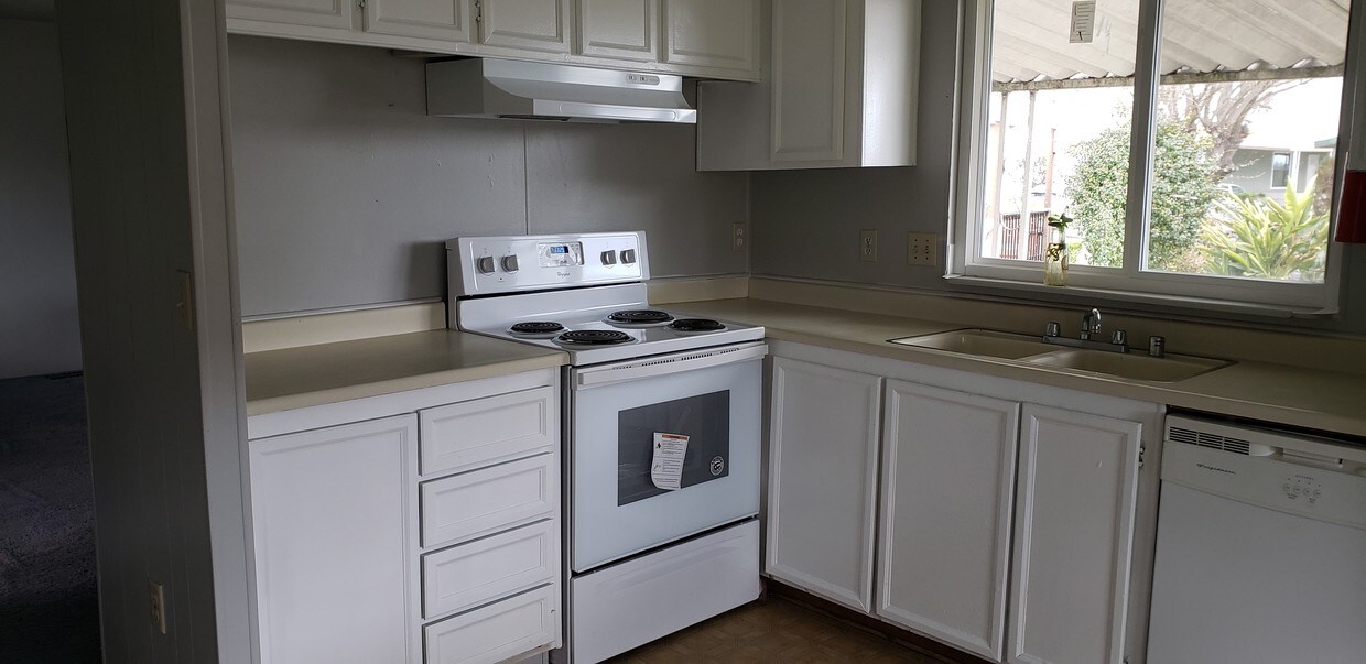 13955 W Walnut Grove Rd Unit 12, Walnut Grove, CA 95690 Apartment for