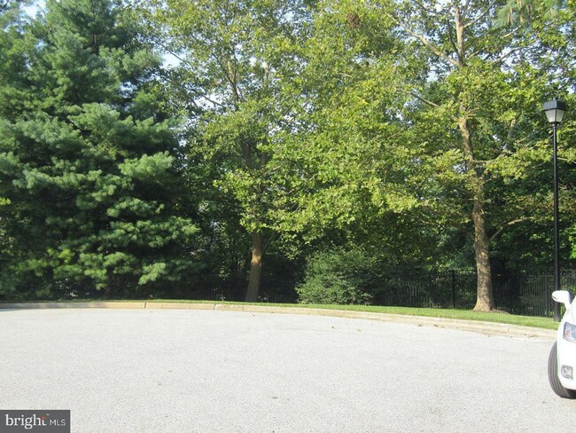 Building Photo - 22 Mayapple Ct