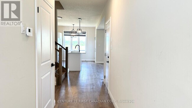 Photo du bâtiment - 1818 Finley Cres