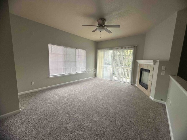 Foto del edificio - 8105 E 11th Ave