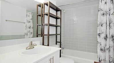 Building Photo - 5976 Tisdall St