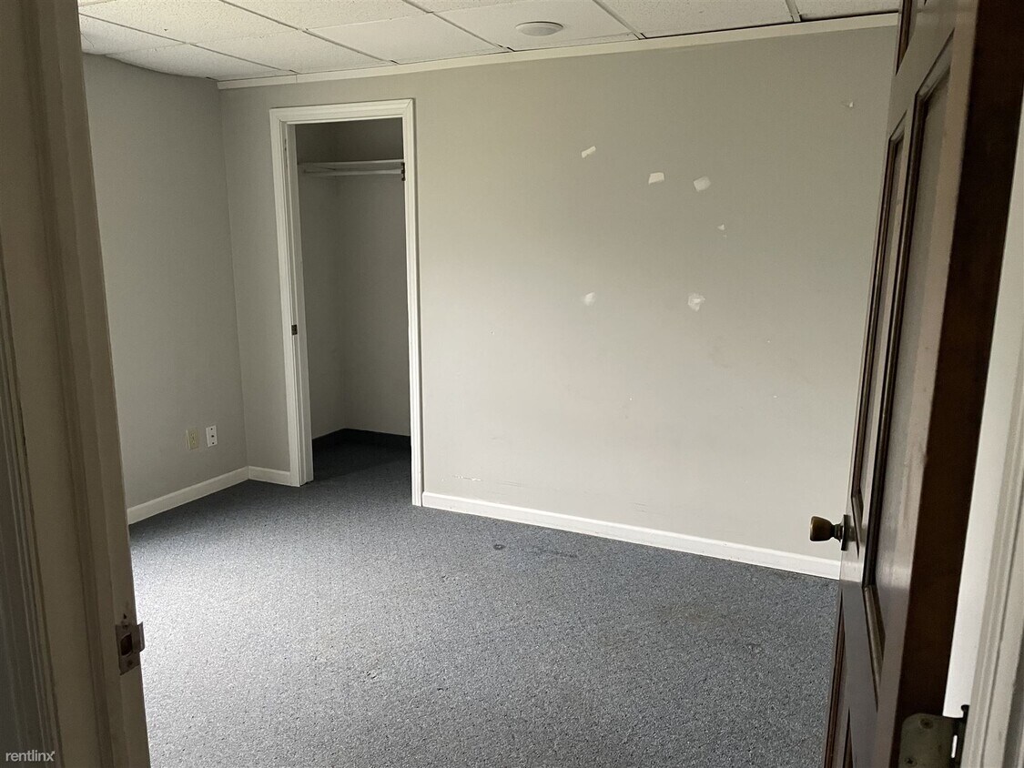 140 W Garden St, Muir, MI 48860 Townhome Rentals in Muir MI