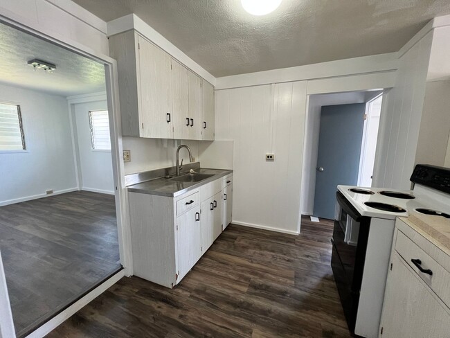 Building Photo - Alewa Heights 1-bedroom with 2 parking