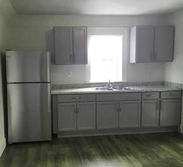 kitchen - 2543 S L St