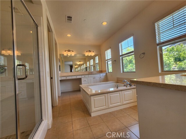 Building Photo - 115 Willowbend