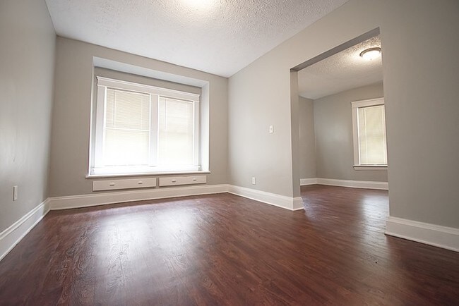 Foto del edificio - 3123 E 98th St