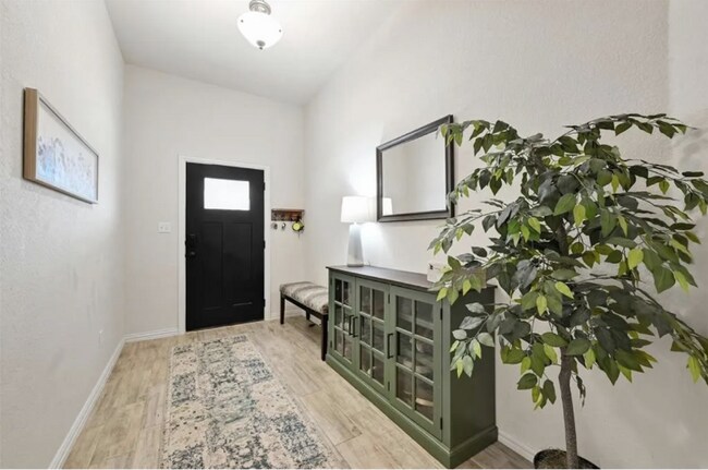 Building Photo - 208 Wooden Lodge Dr