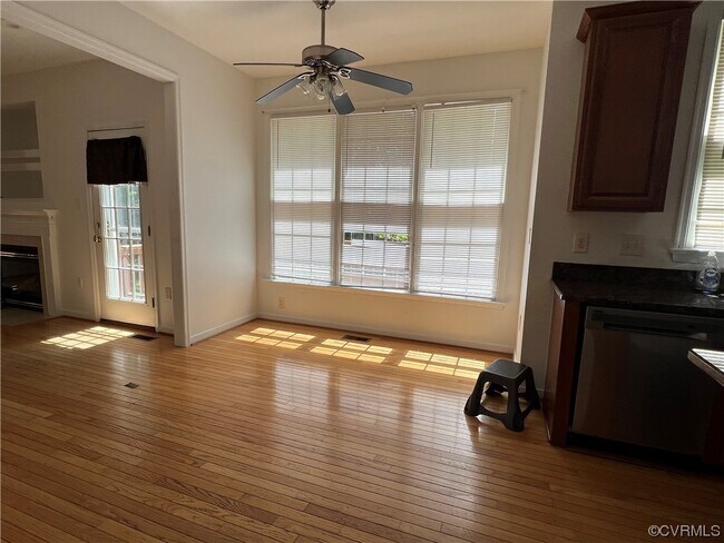Foto del edificio - 4925 Saddleridge Ct