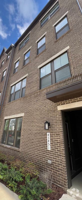 Building Photo - 43451 Stonewood Crossing Ter