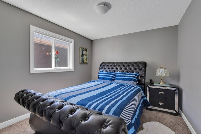 Building Photo - 535 W Chestermere Dr