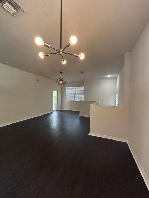 Foto del edificio - 9080 Preston Pl