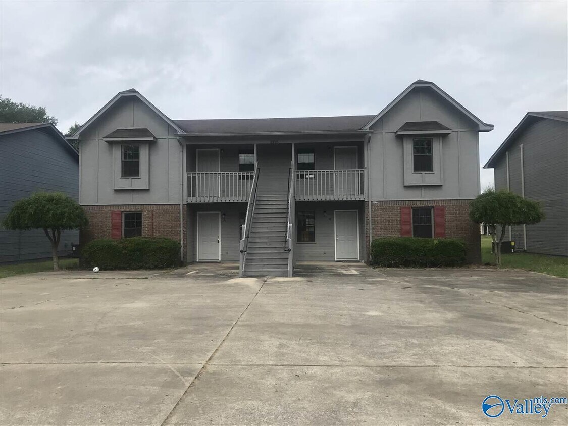 Primary Photo - 2915 Wimberly Dr SW