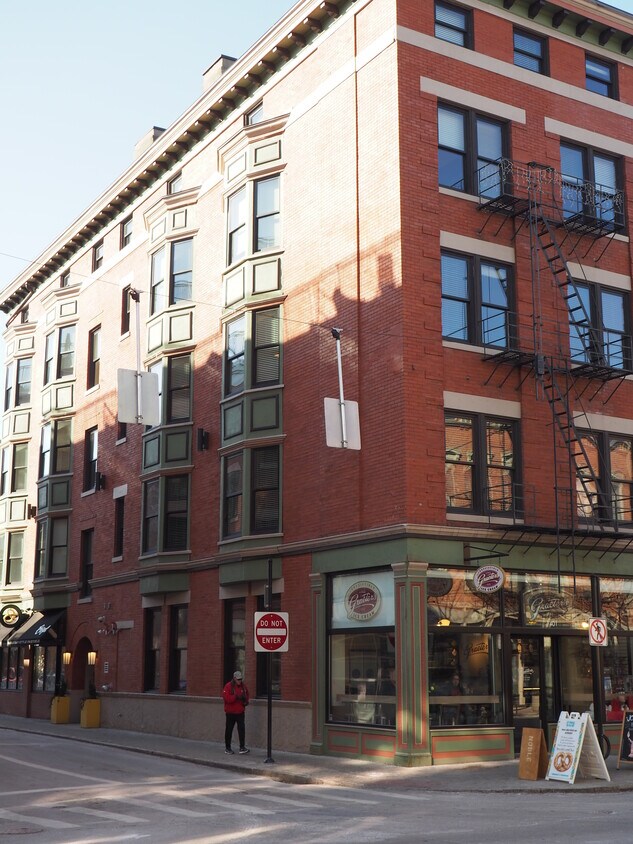 Primary Photo - 4 W 14th St