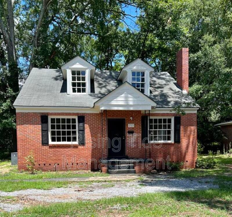 Foto principal - 2323 E 4th St