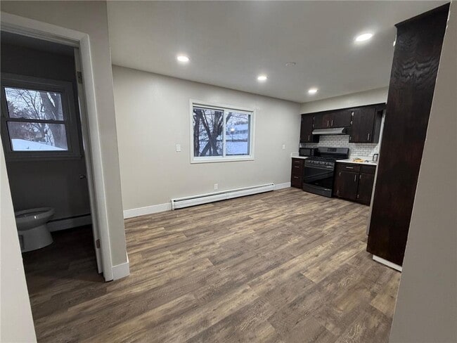 Foto del edificio - 212 42nd Ave NE