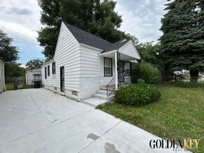 Building Photo - 3112 Bassett St