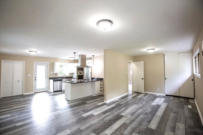 Foto del edificio - 3120 Doreen Way