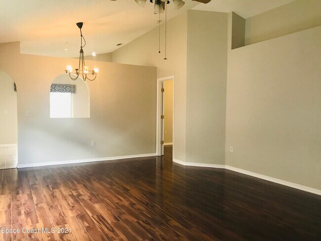 Foto del edificio - 2824 Maderia Cir