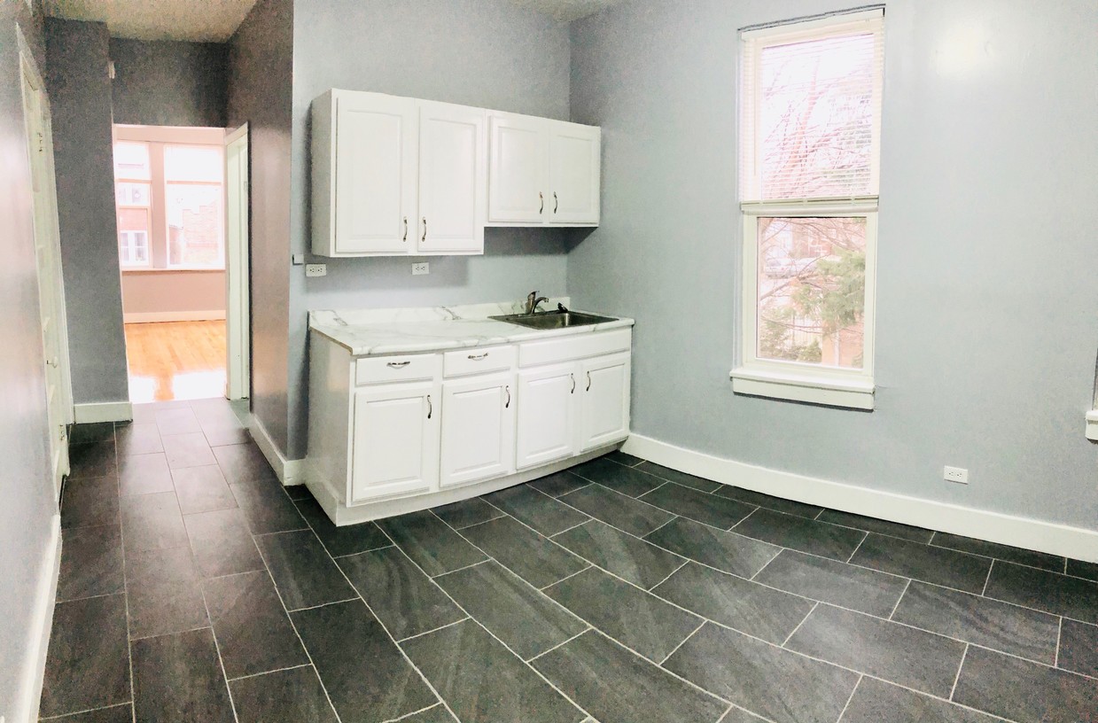 Primary Photo - 3005 W 40th St